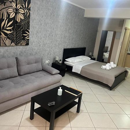 Avr Airport Deluxe Suites 4 Markópulo Kültér fotó