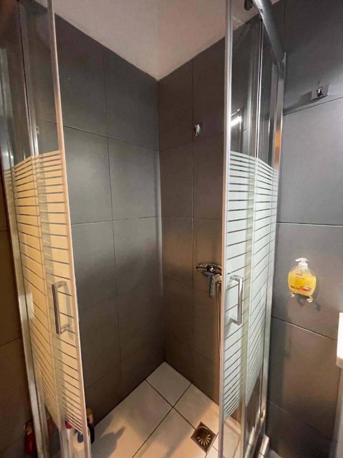 Avr Airport Deluxe Suites 4 Markópulo Kültér fotó