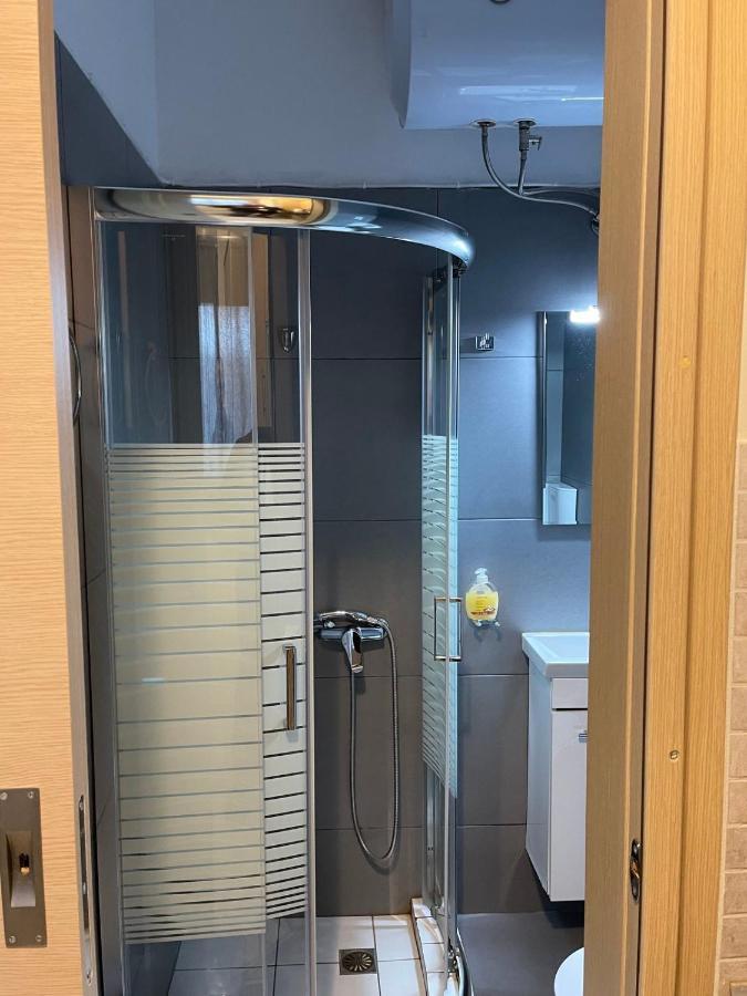 Avr Airport Deluxe Suites 4 Markópulo Kültér fotó