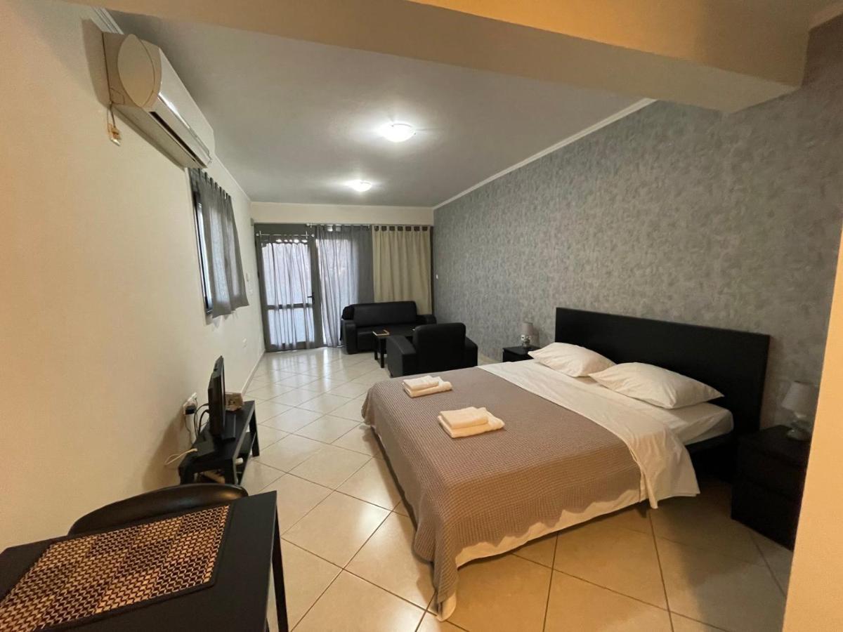 Avr Airport Deluxe Suites 4 Markópulo Kültér fotó